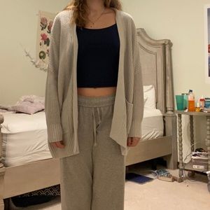 Urban Outfitters Grey Sweater size:s